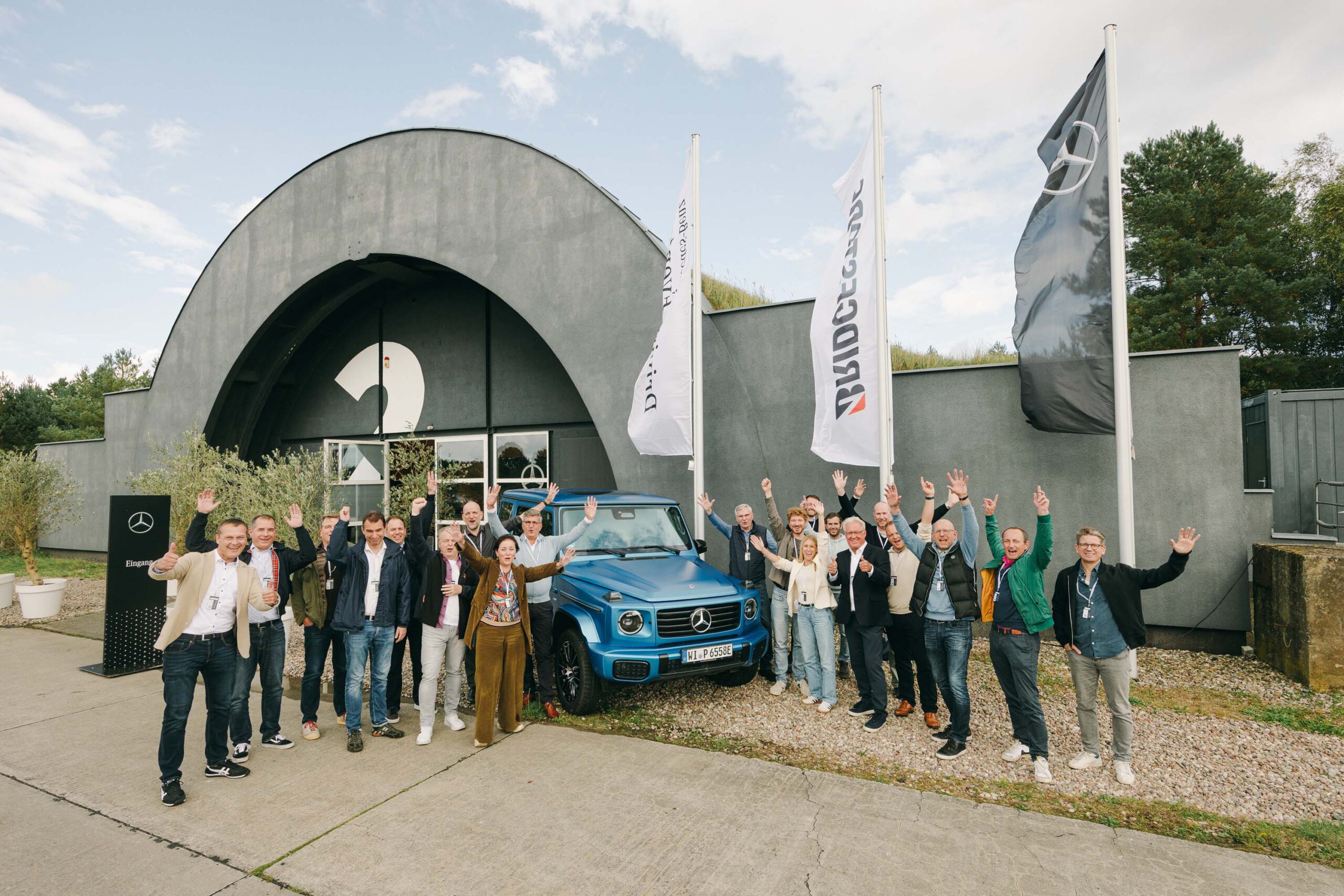 20250915-MERCEDES-BENZ-CEO-DRIVING-EVENT-GROSSDOeLLN-OFFENBLENDE-MB-341-scaled